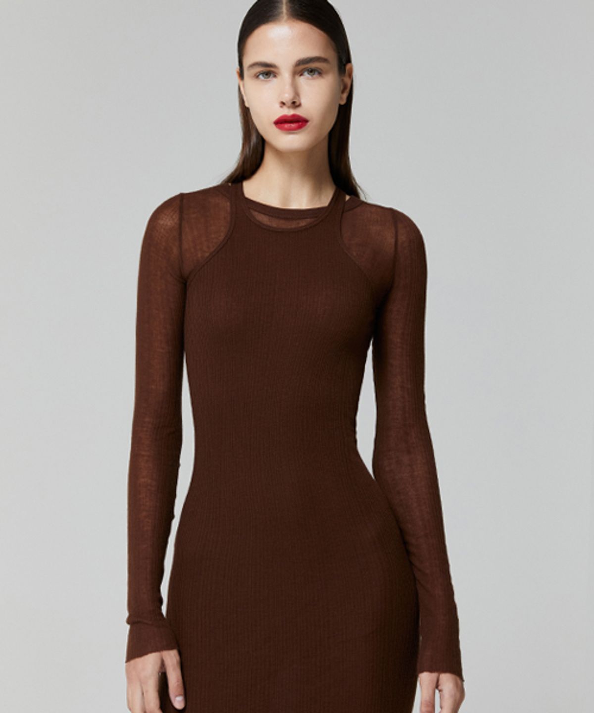 레이디 볼륨(LADY VOLUME) CUTTING HALTER SLIM KNIT DRESS_BROWN