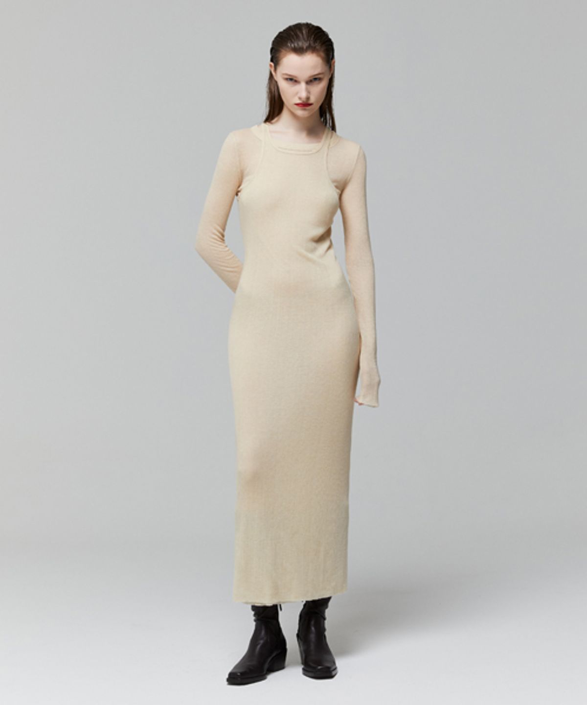 레이디 볼륨(LADY VOLUME) CUTTING HALTER SLIM KNIT DRESS_BEIGE