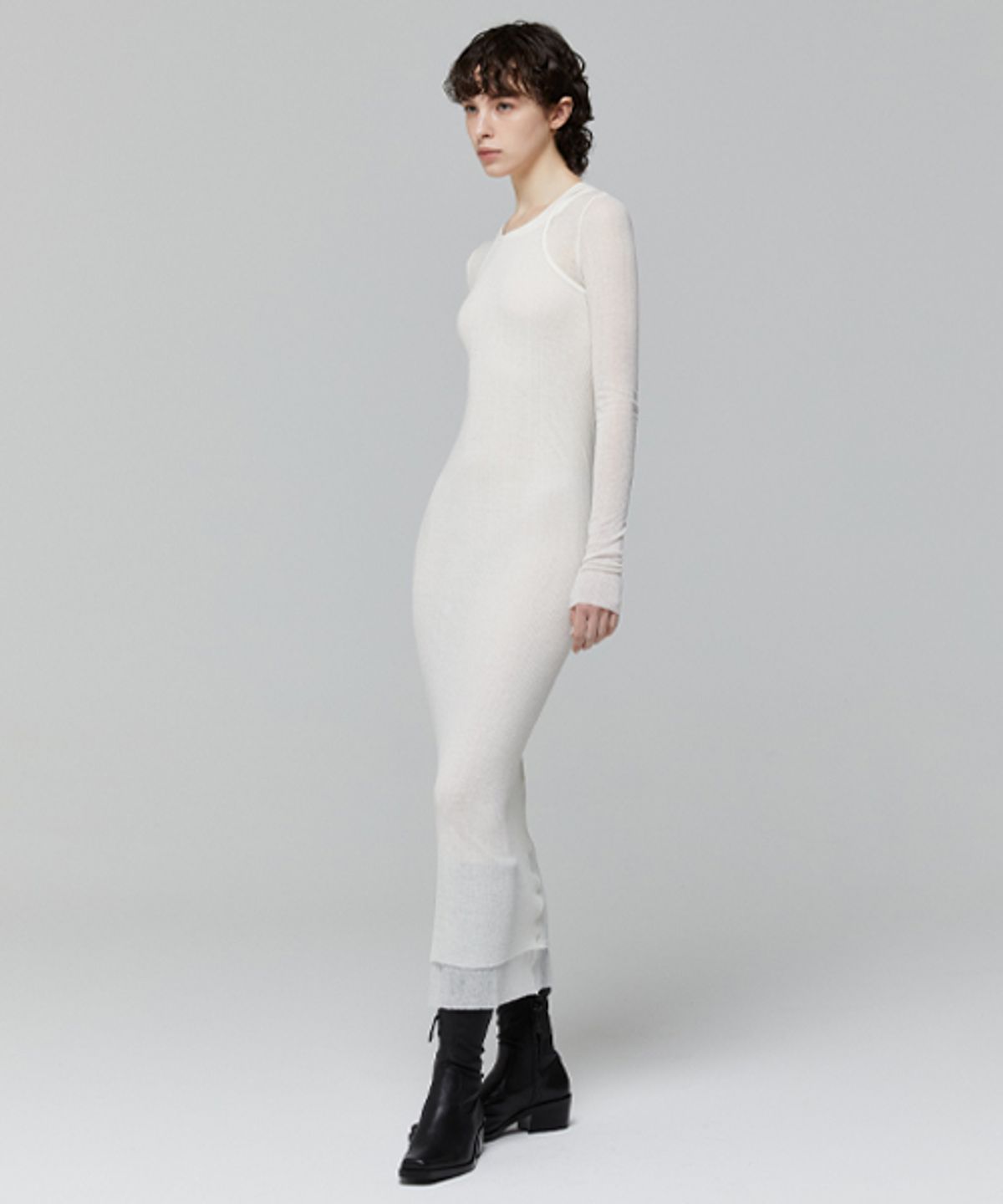 레이디 볼륨(LADY VOLUME) CUTTING HALTER SLIM KNIT DRESS_WHITE