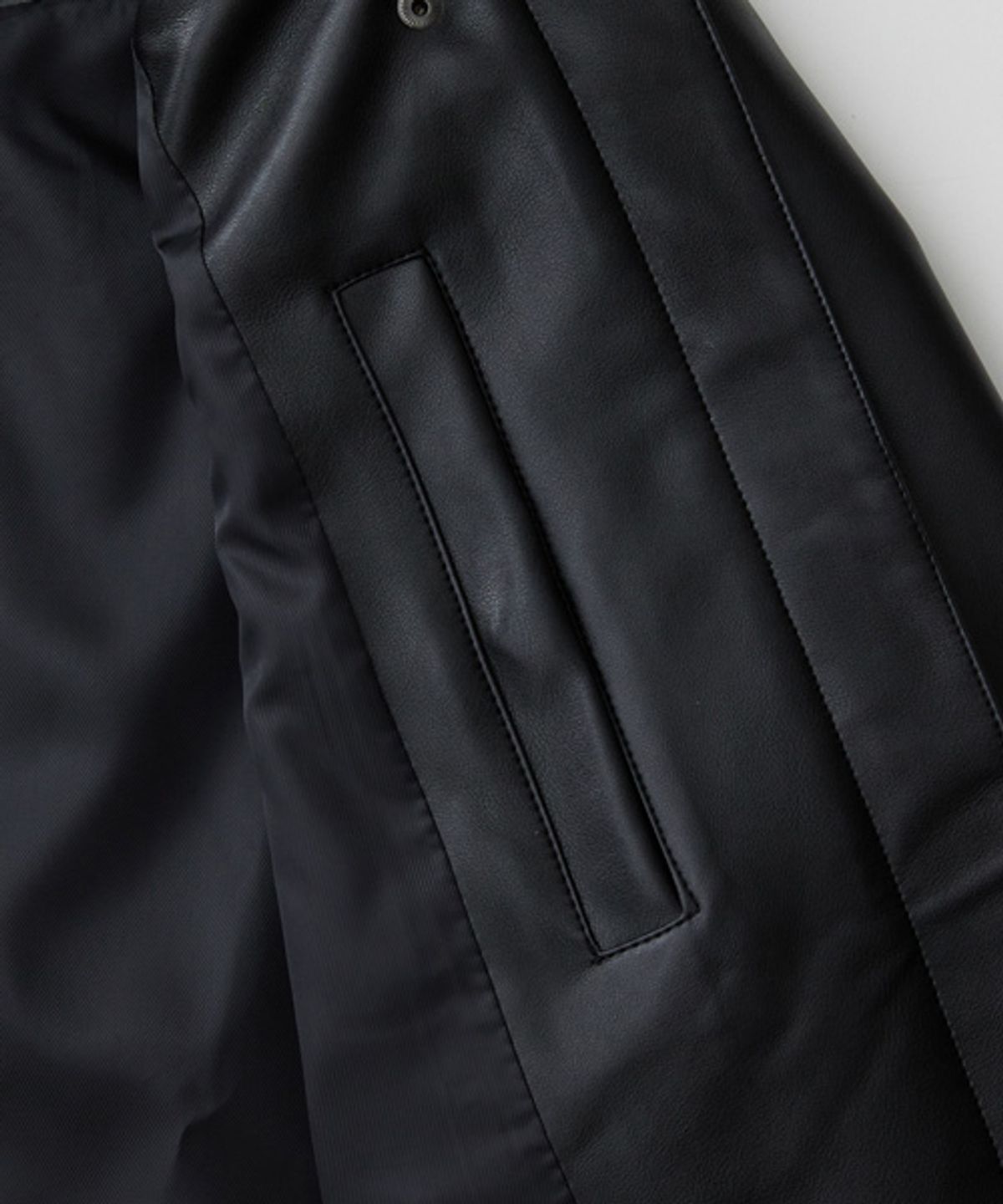 레이디 볼륨(LADY VOLUME) 9073 VEGAN LETHER JUMPER_BLACK