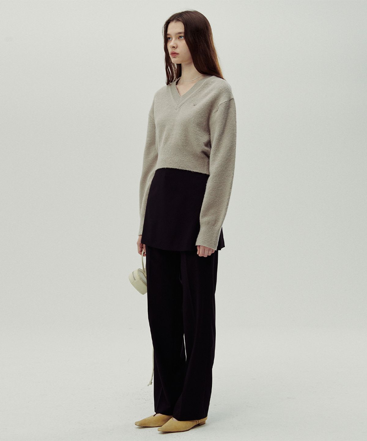 시눈(SINOON) V NECK CROPPED SWEATER
