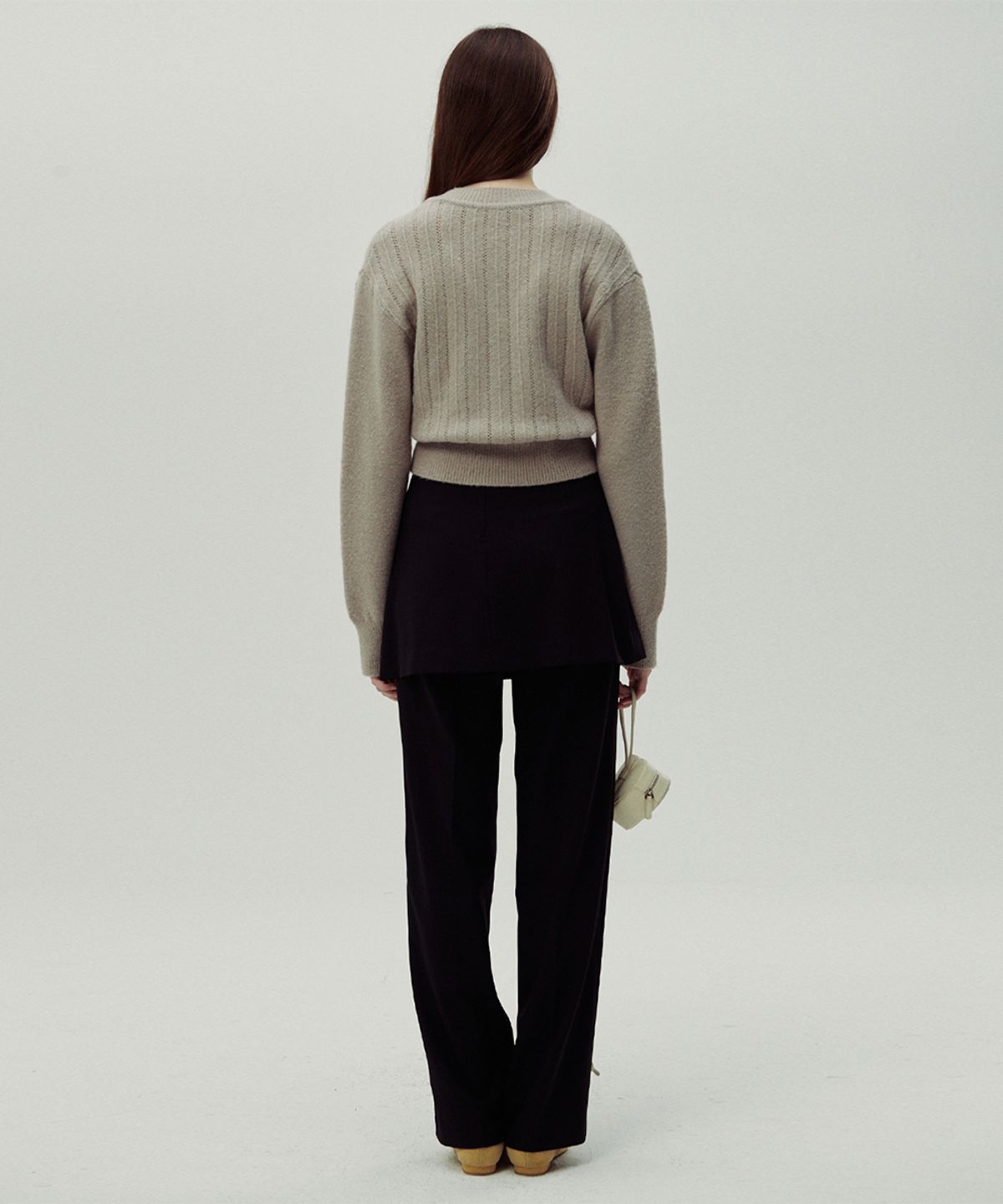 시눈(SINOON) V NECK CROPPED SWEATER