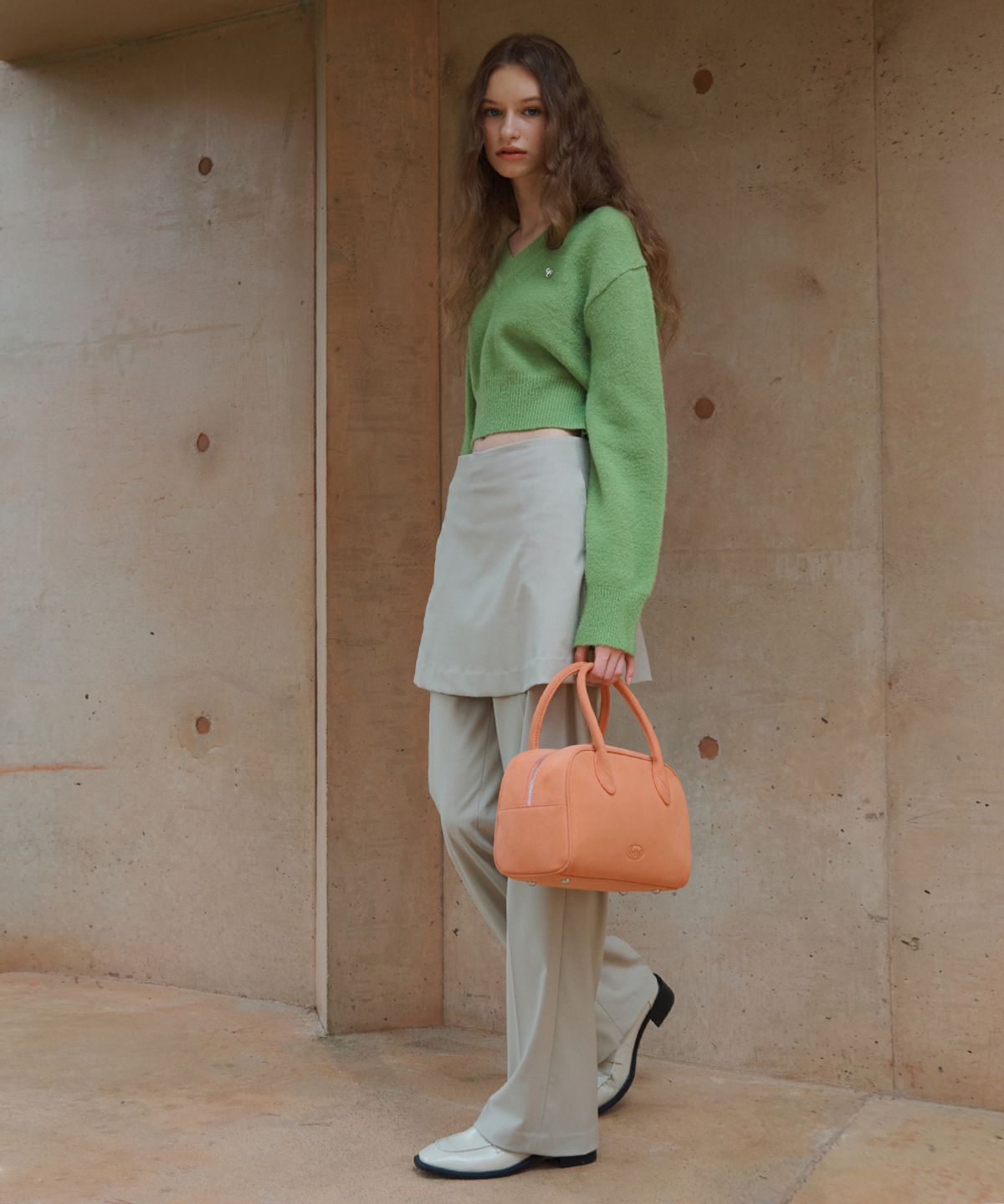 시눈(SINOON) V NECK CROPPED SWEATER