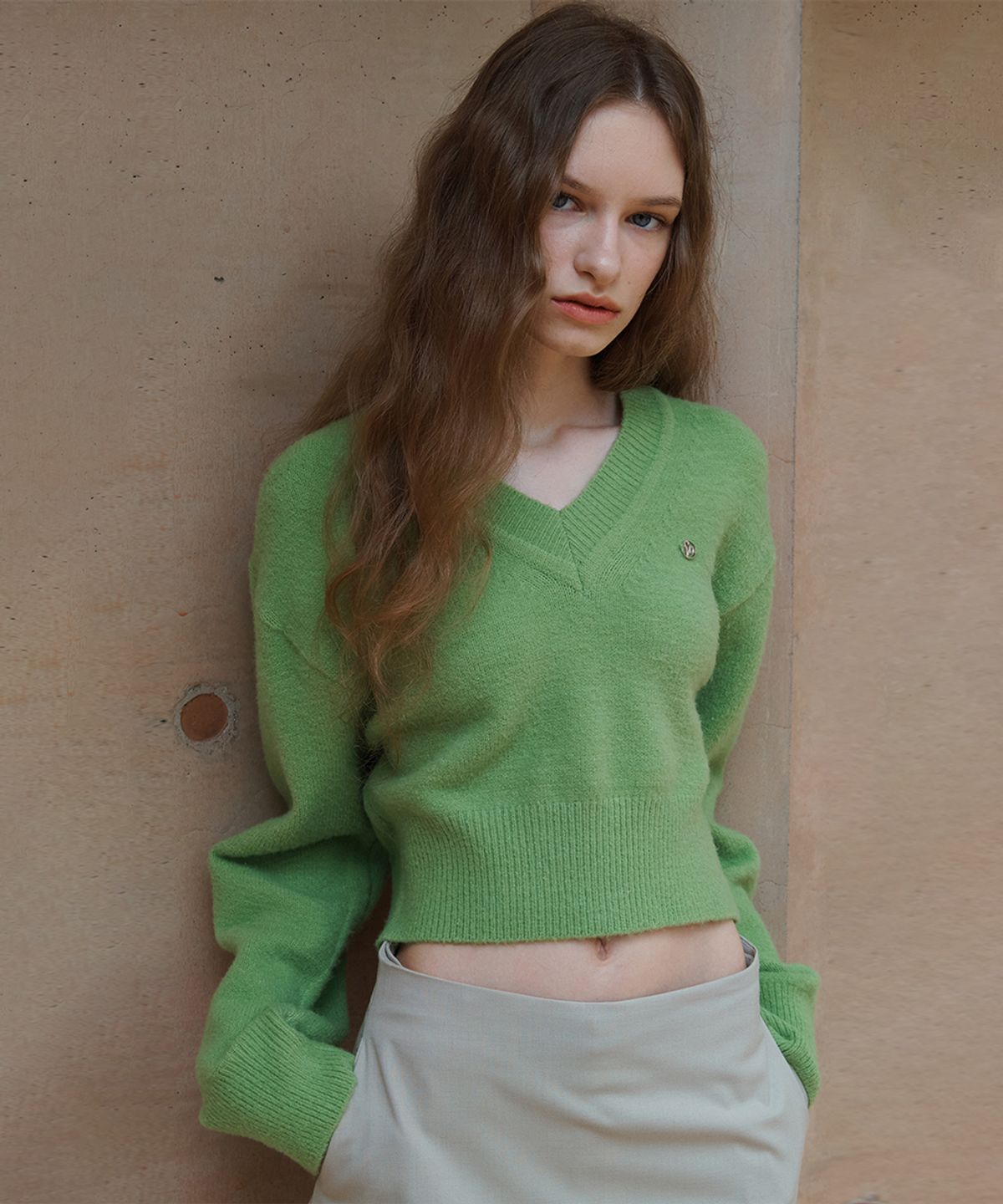 시눈(SINOON) V NECK CROPPED SWEATER