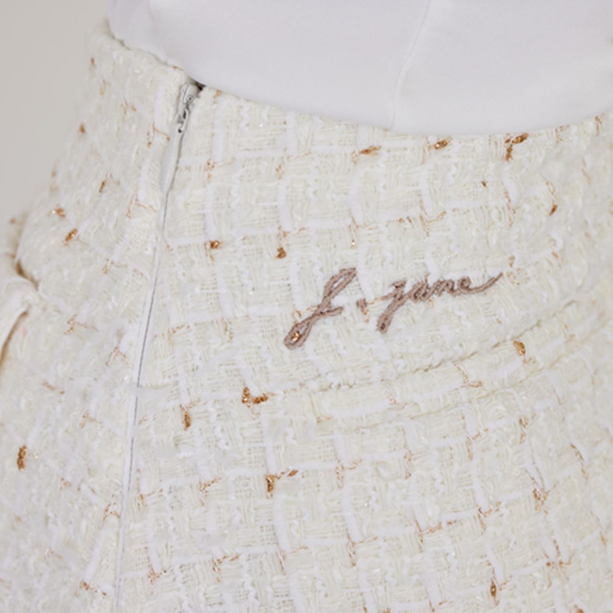 제이제인(J.JANE) 트위드 플라워 스커트 Tweed flower skirt (White)