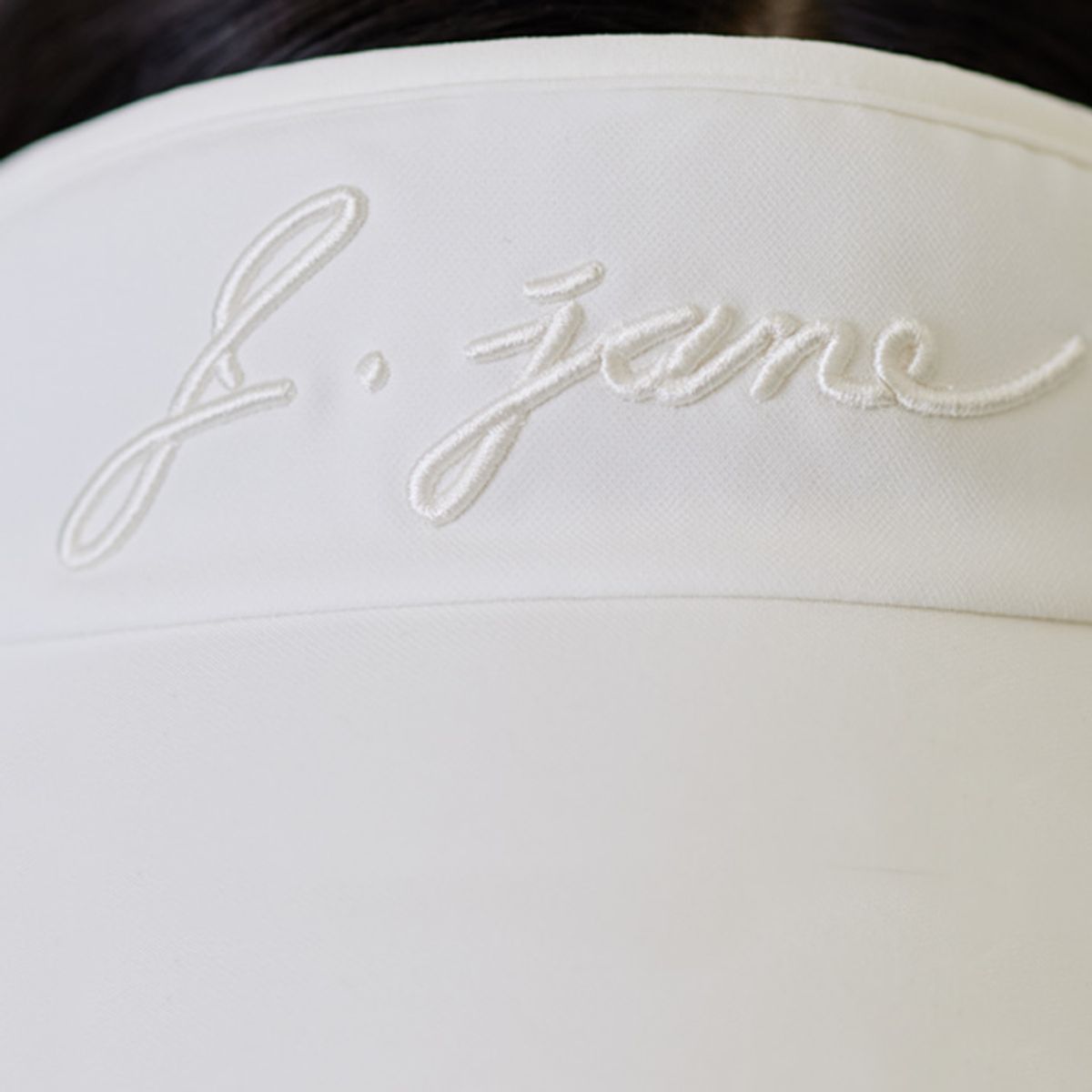 제이제인(J.JANE) 심플 컬러 자수 선캡 Simple color logo Suncap (White)
