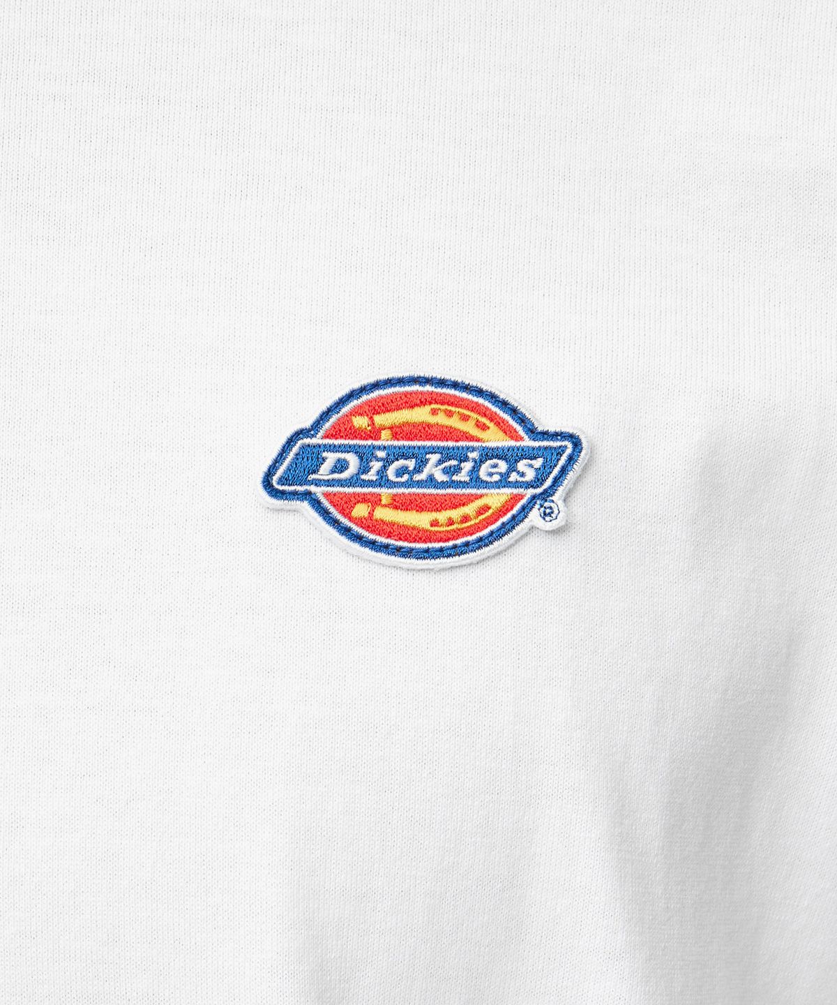 디키즈(DICKIES) 레귤러핏 스몰 자수 로고 롱 슬리브 티셔츠 - 화이트