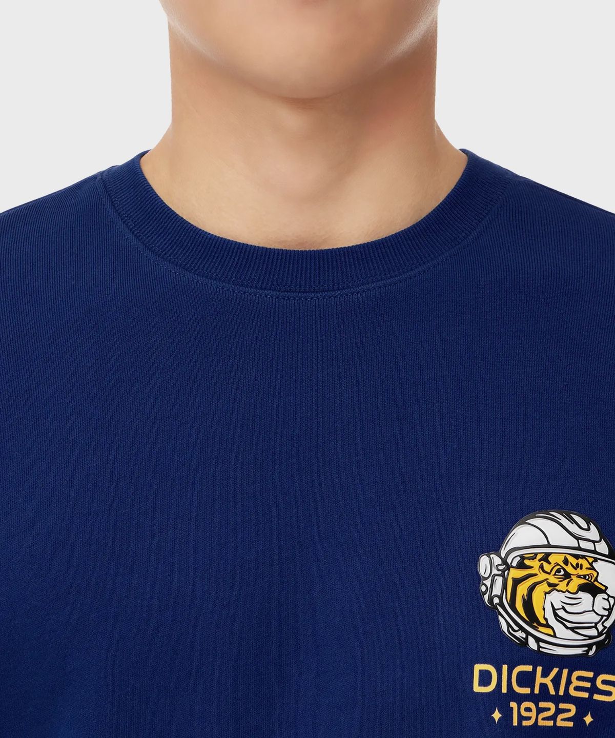 디키즈(DICKIES) 프렌치 테리 릴렉스드 타이거 뱃지 크루넥 Sodalite Blue