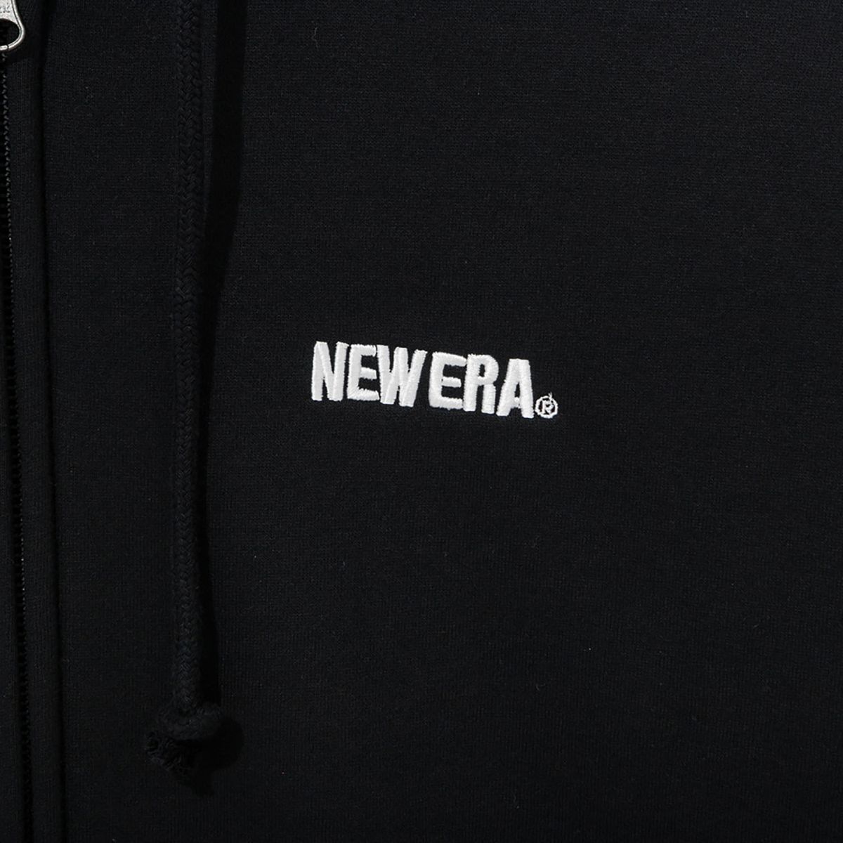뉴에라(NEW ERA) NE 에센셜 후드 집업 블랙