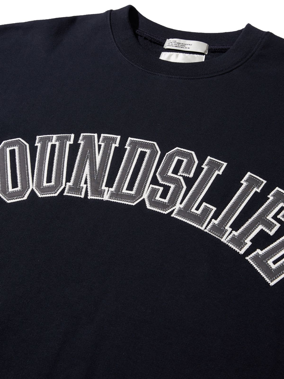 사운즈라이프(SOUNDSLIFE) Applique Big Arch Logo Sweatshirts Navy