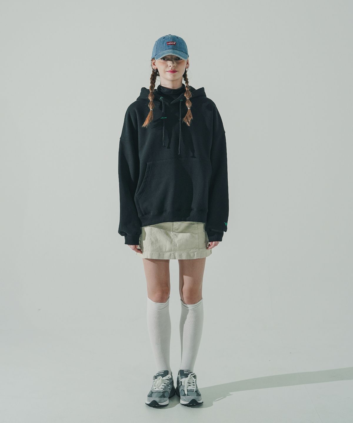 더블유브이프로젝트(WV PROJECT) 컬러인 후드 블랙 MJHD7622
