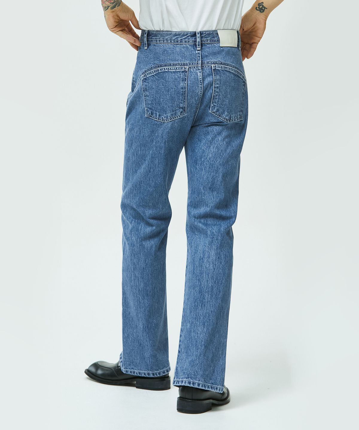 데케트(DECET) Oval Stitch Straight Slit Jeans DCPT020Blue