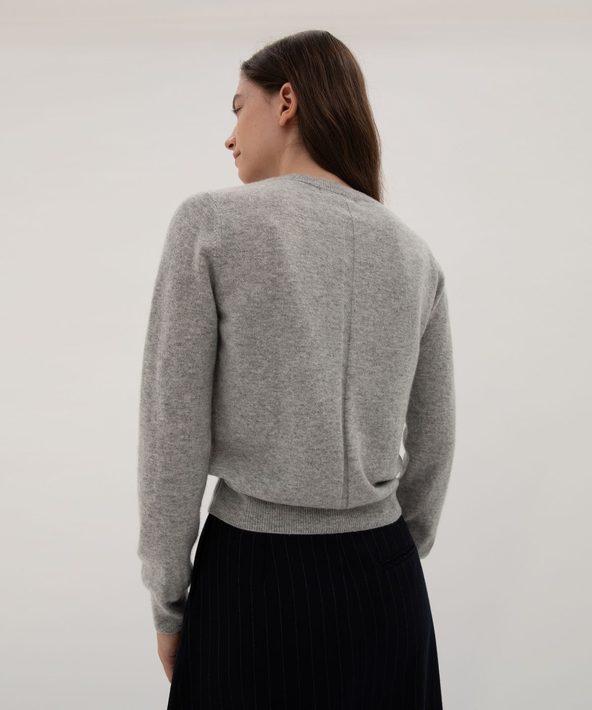 르바(LEVAR) Essential Wool Round Knit - Melange grey