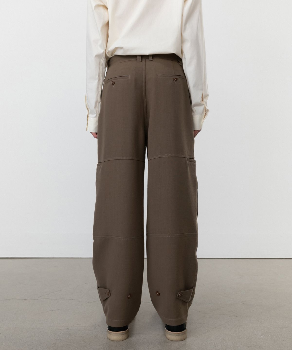 인사일런스(INSILENCE) 울 더블 클로스 벌룬핏 팬츠 SAND BROWN