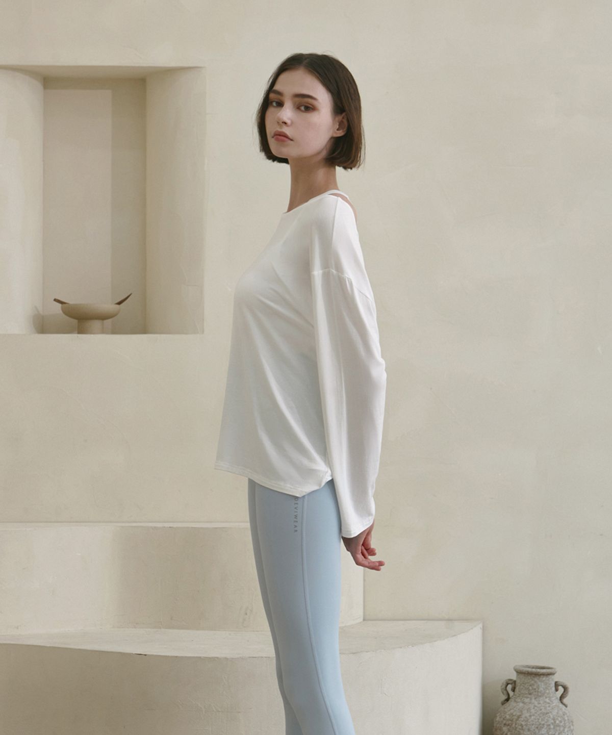 데비웨어(DEVIWEAR) 웨이비 꼬임 커버업 DEVI-T0086-아이보리