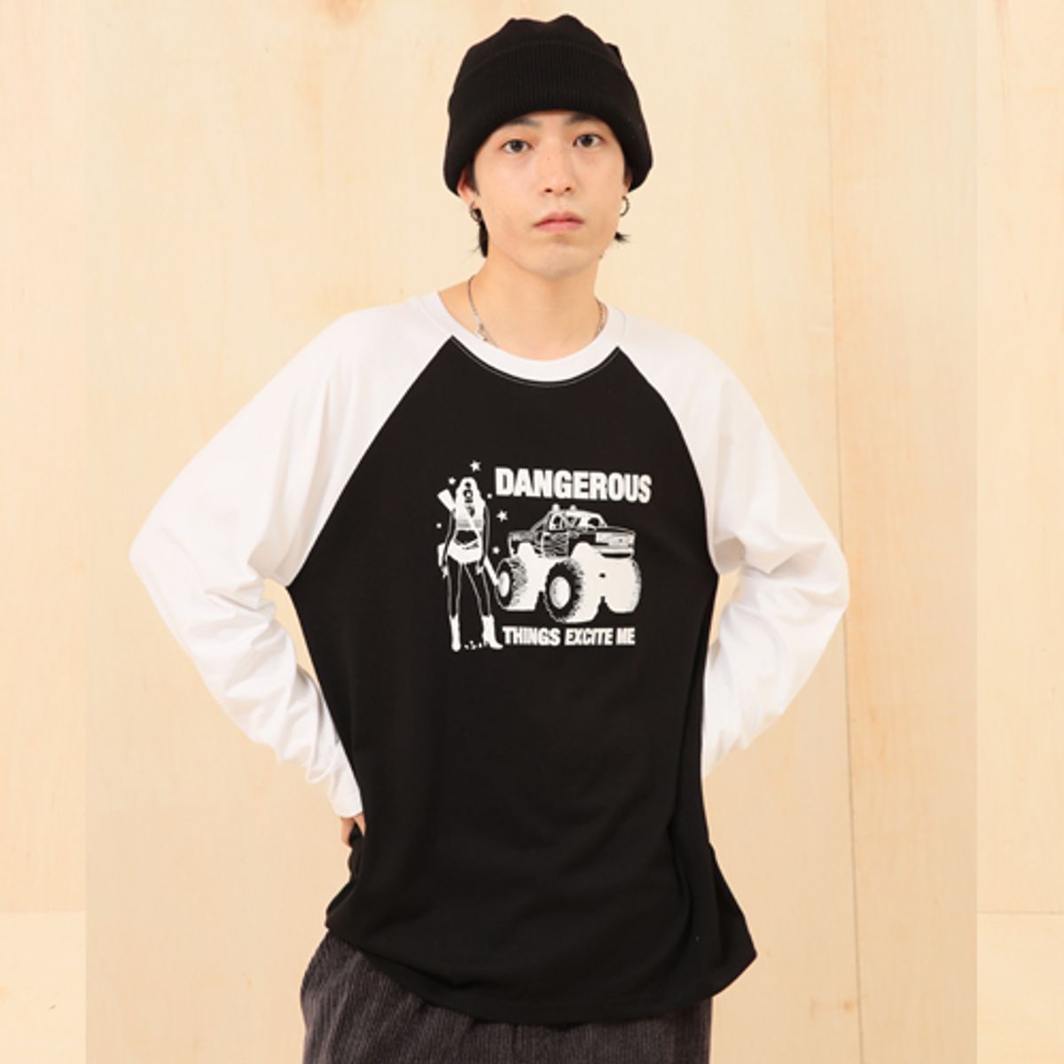 크루치(KRUCHI) DANGEROUS Raglan long-sleeved T-Shirt (BLACK) MENS