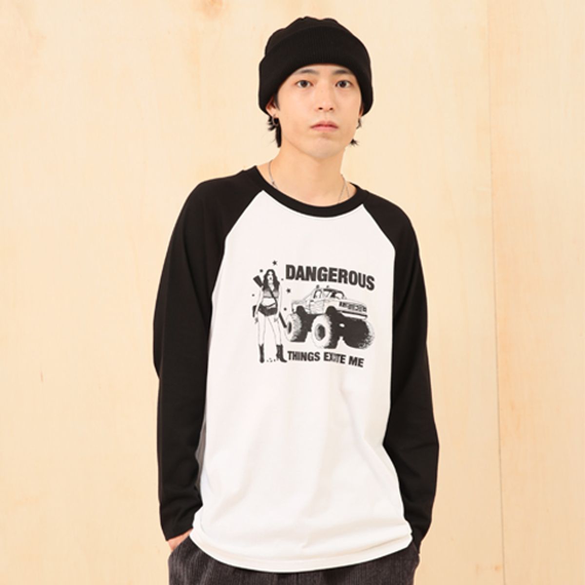 크루치(KRUCHI) DANGEROUS Raglan long-sleeved T-Shirt (WHITE) MENS