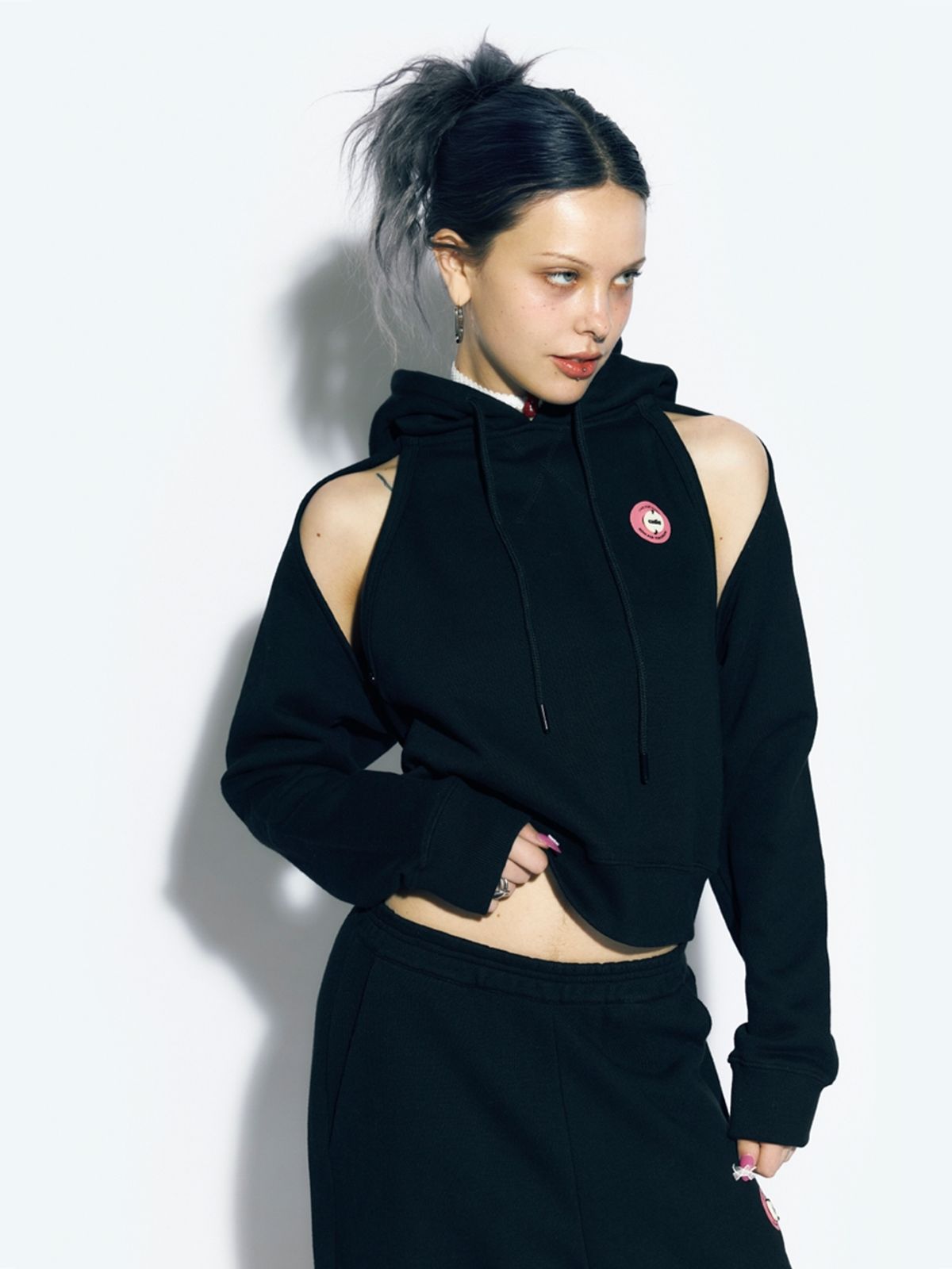 에즈이프 캘리(ASIF CALIE) CROP SWEAT BOLERO BLACK
