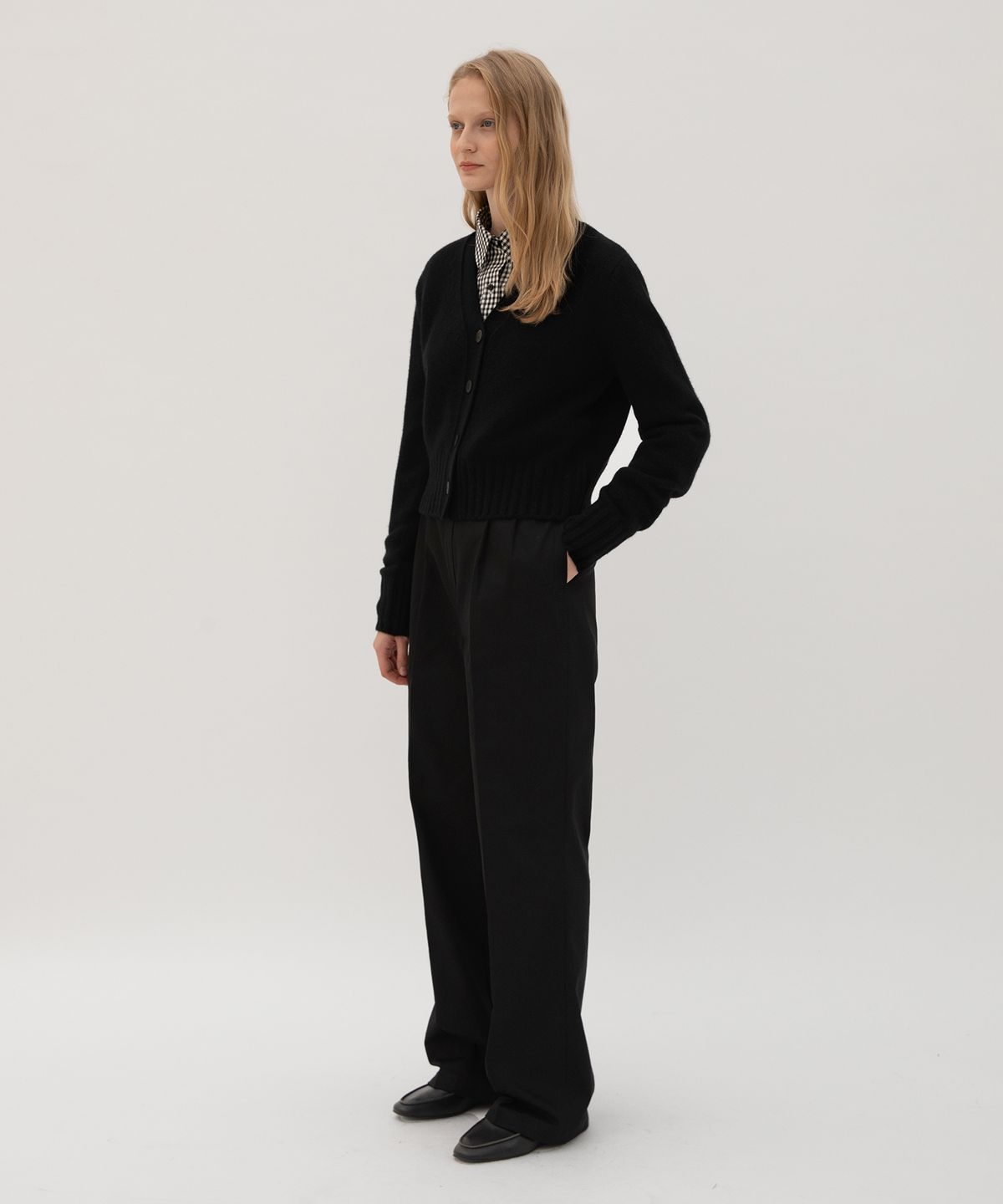 르바(LEVAR) Relaxed Cotton Pants - Black