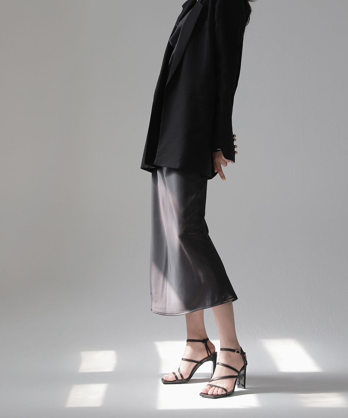 무드나잇(MOODNIGHT) Strappy square sandals - 3color 8.5cm 스퀘어 스트랩 샌들힐