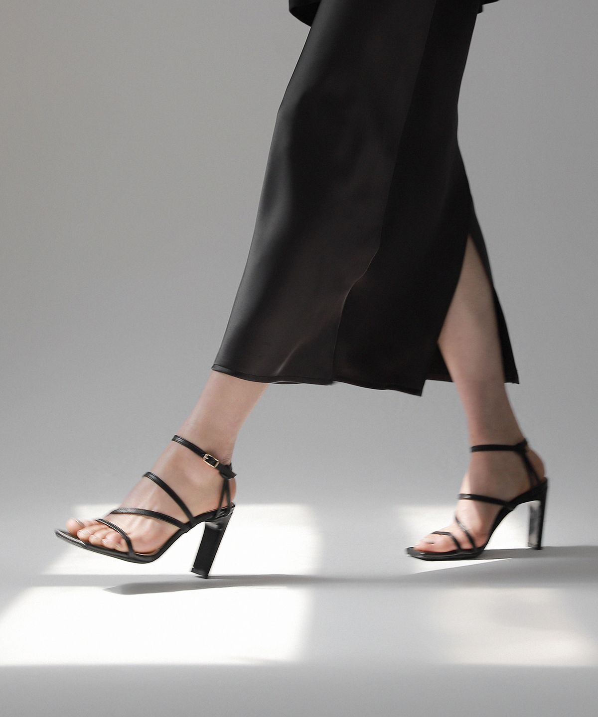 무드나잇(MOODNIGHT) Strappy square sandals - 3color 8.5cm 스퀘어 스트랩 샌들힐