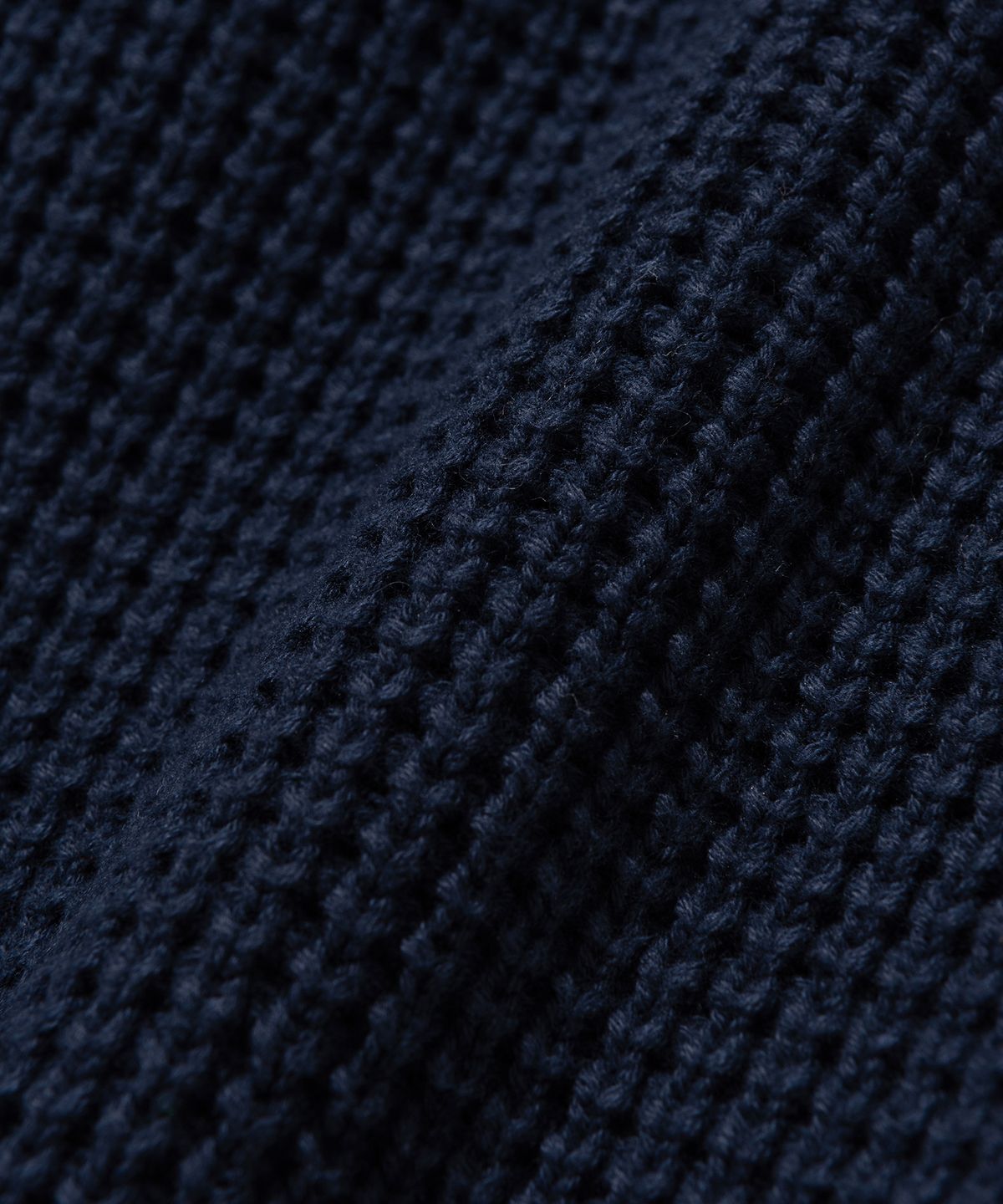 니티드(KNITTED) 소프트코튼 헤비 와플 하프 집업 니트 NAVY/IVORY
