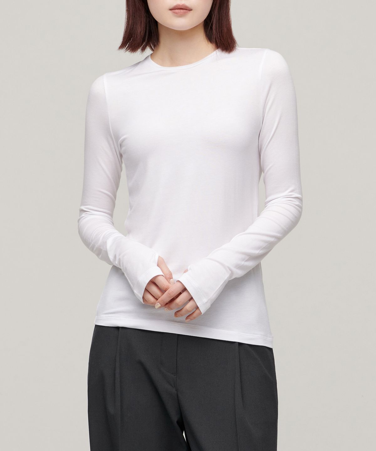 무신사 스탠다드 우먼(MUSINSA STANDARD WOMAN) 우먼즈 핑거 홀 크루 넥 긴소매 티셔츠 [화이트]