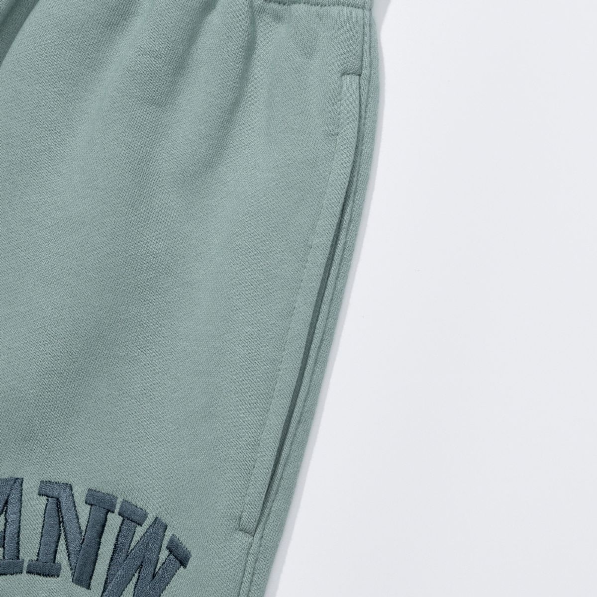 아노윅(ANOWEEK) ANW EMBROIDERY SWEAT PANTS