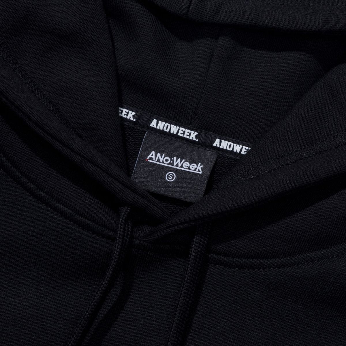 아노윅(ANOWEEK) ANW EMBROIDERY CROPPED HOODIE