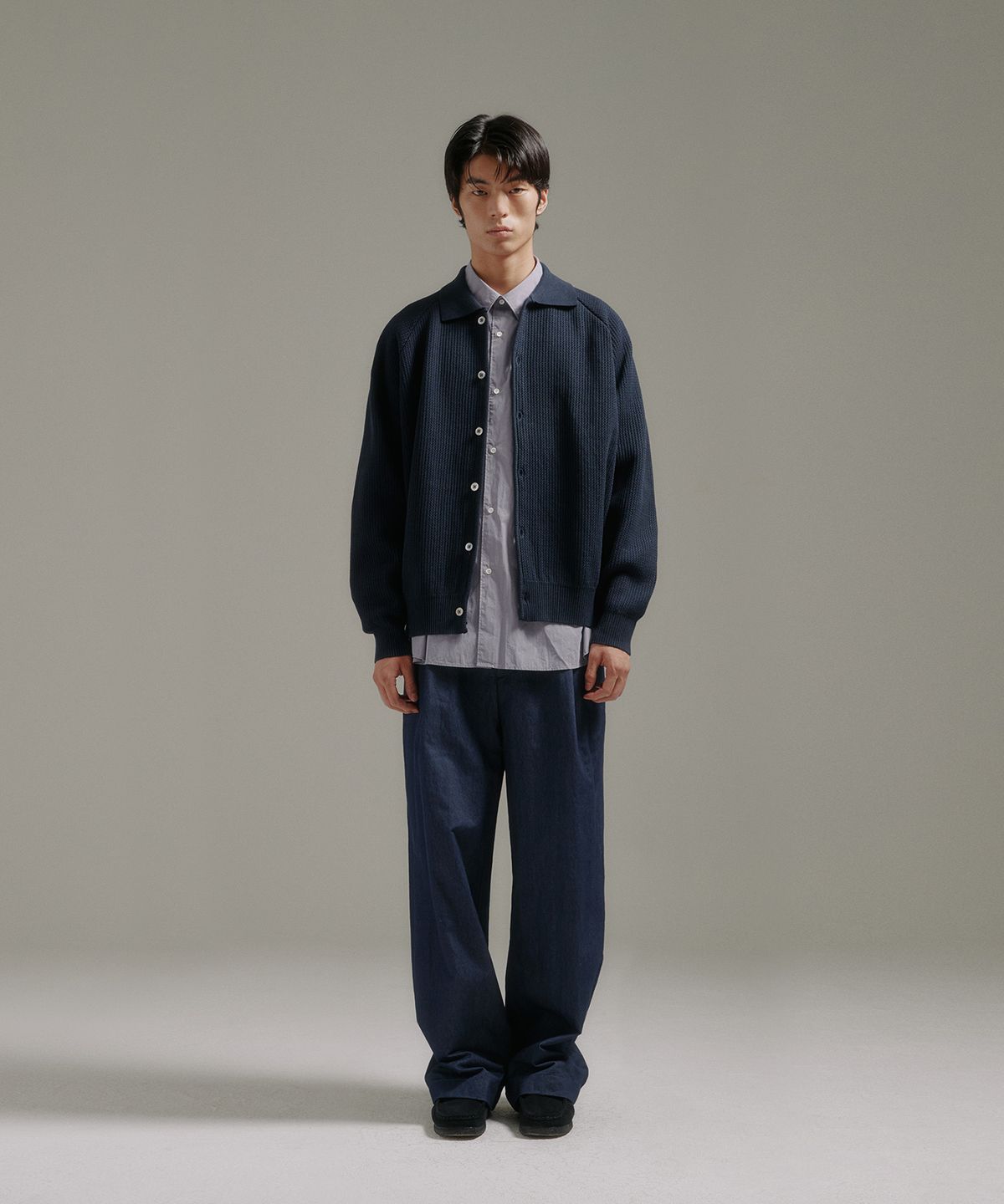 블랭크룸(BLANKROOM) 래글런 카라 카디건_NAVY