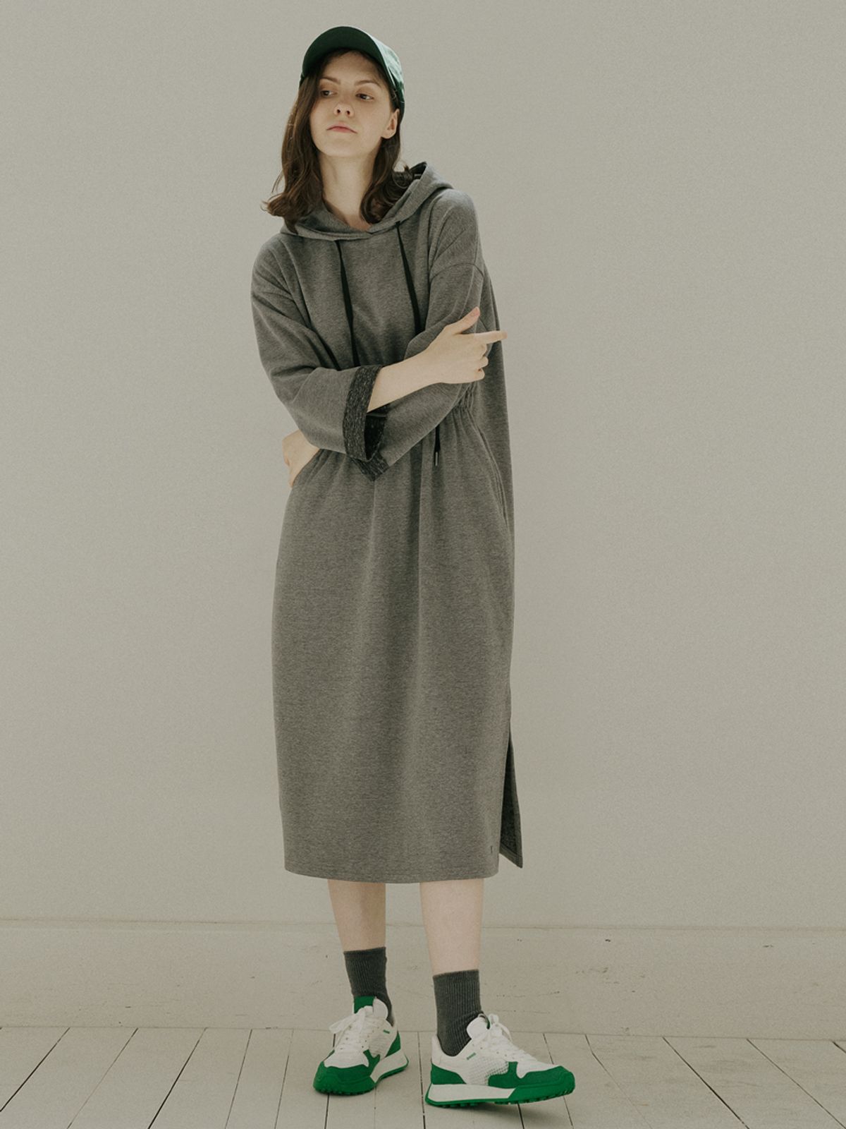 아방(AVANT-G) Waistband Hood Long Dress - D/GREY
