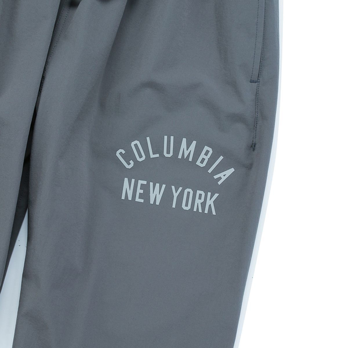 컬럼비아 유니버시티(COLUMBIA UNIVERSITY) CU NY REGULAR FIT NYLON PANTS 차콜