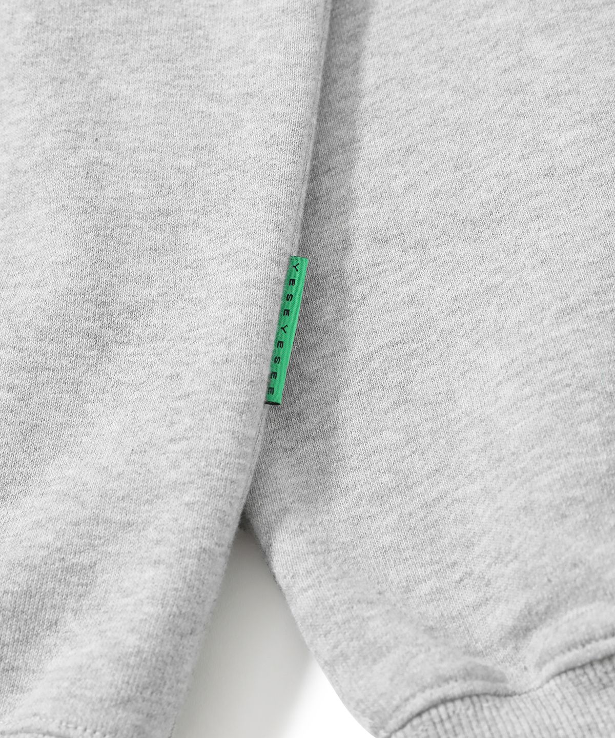 예스아이씨(YESEYESEE) C-Logo Hoodie Grey