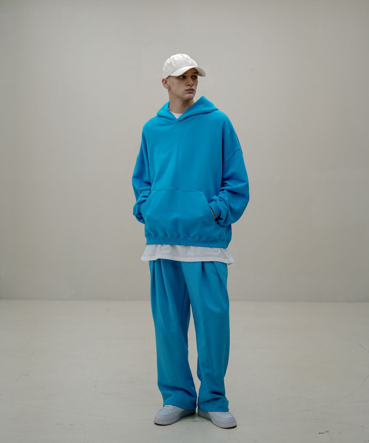에즈카톤(EZKATON) [SET] 2ez 오버핏 후드 셋업 (SHHD6660+SHLP6661)