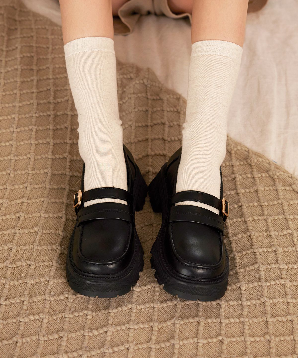 세스띠(CESTI) 스퀘어 메리제인 하이탑 로퍼 (BLACK)