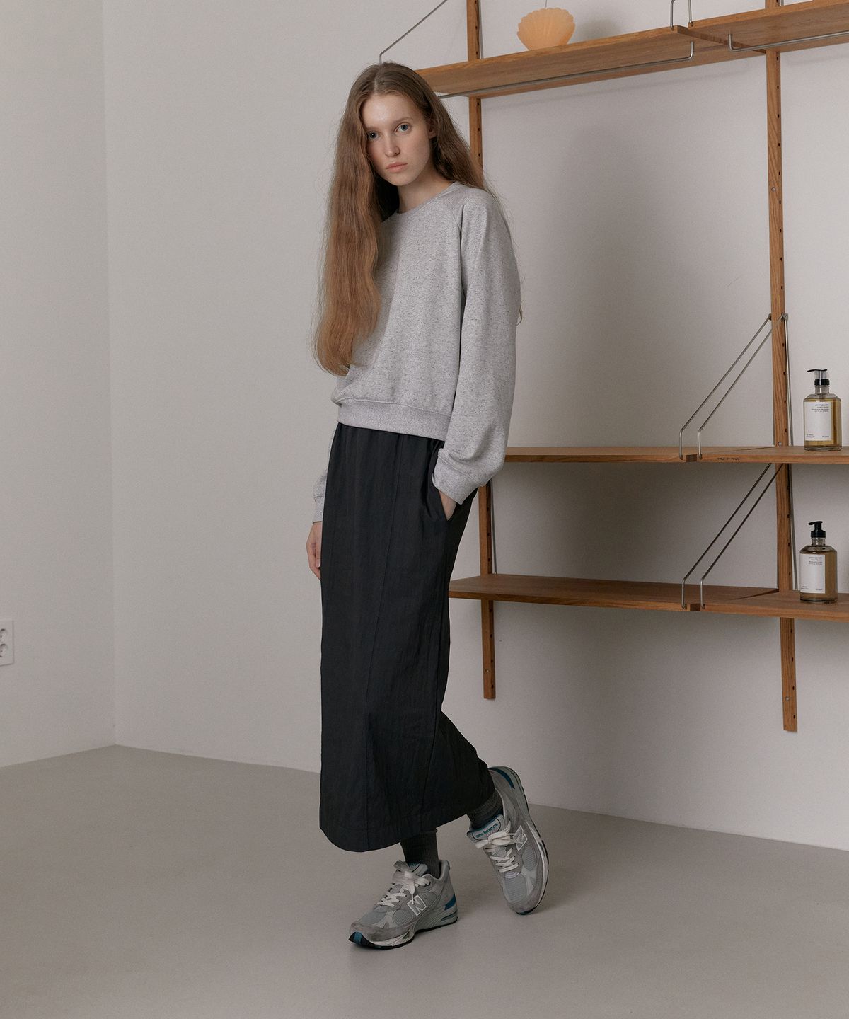 38컴온커먼(38COMEONCOMMON) Nylon Banding Skirt (Charcoal)