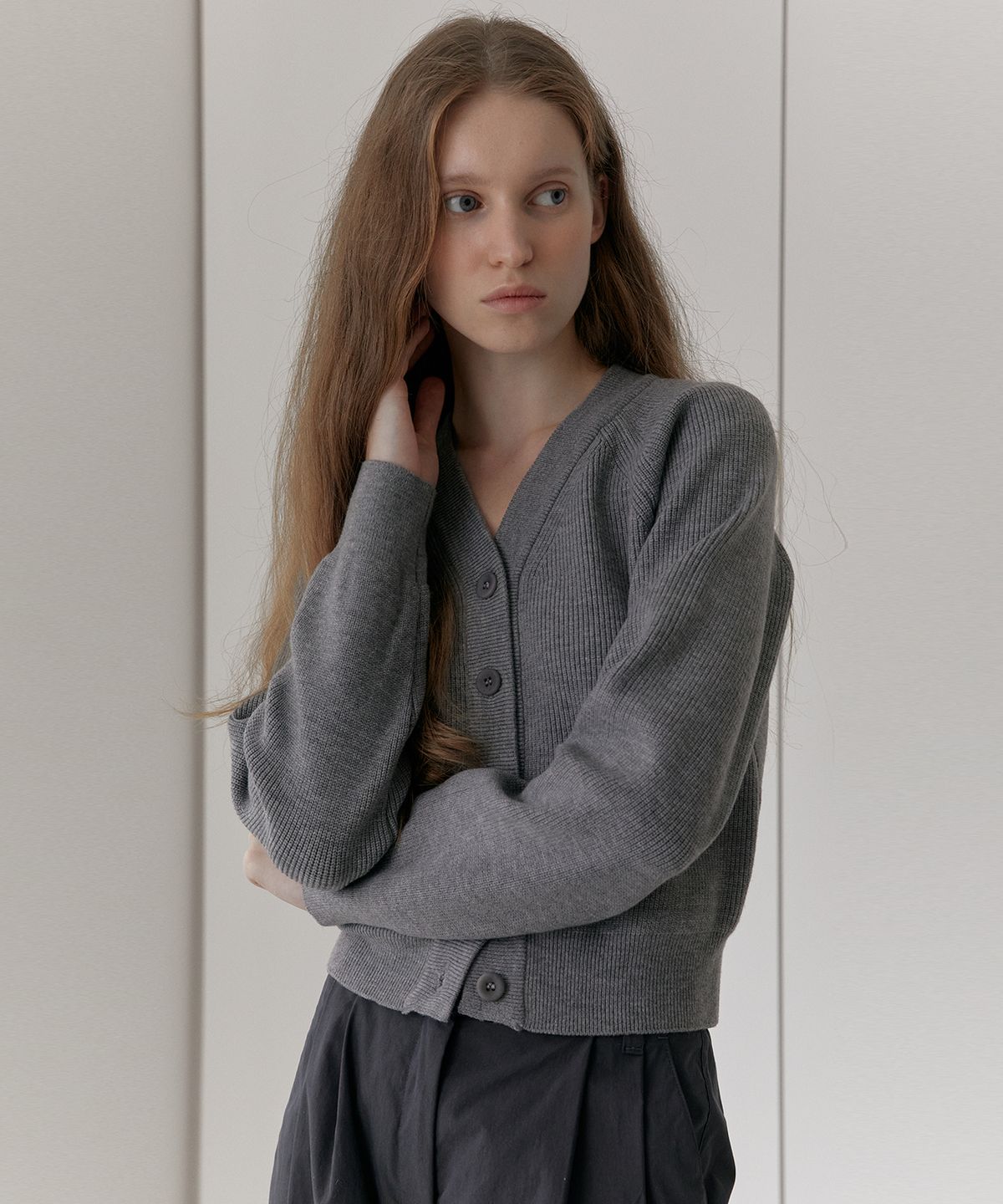 38컴온커먼(38COMEONCOMMON) V-Neck Ribbed Cardigan (Melange Gray)