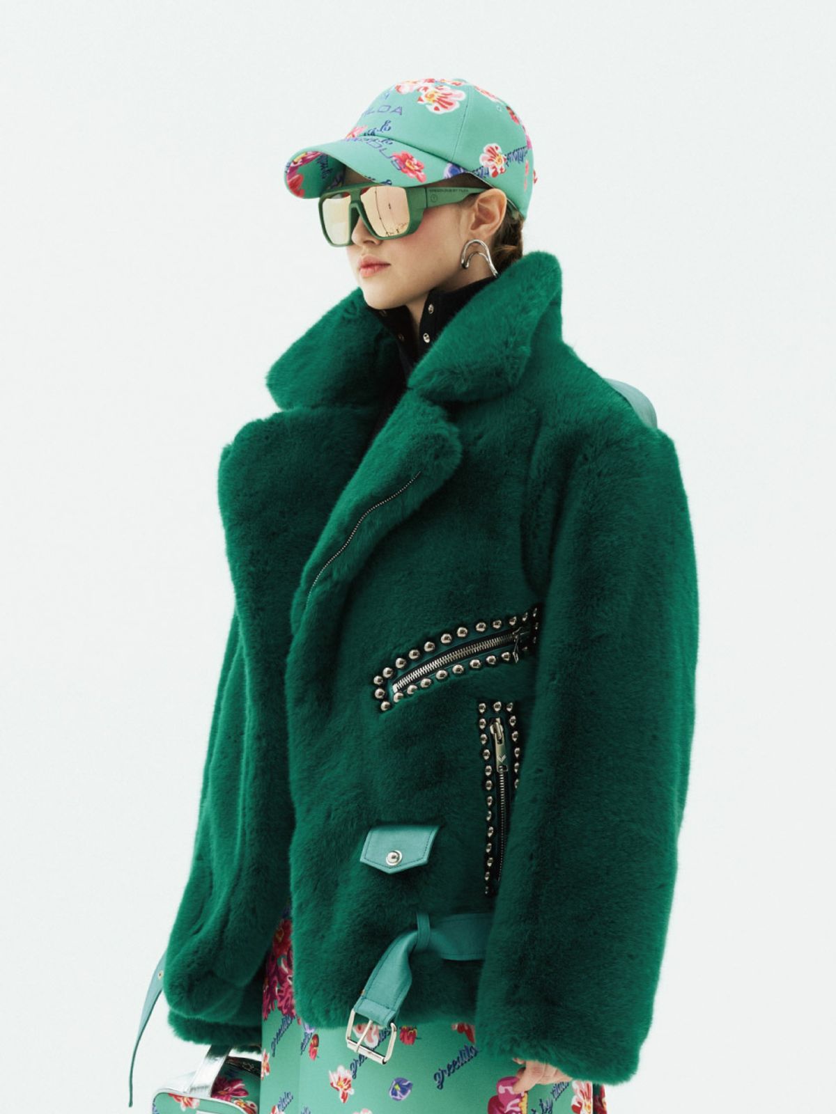 그리디어스(GREEDILOUS) Oversized  Faux Fur Silver Studded Biker Jacket