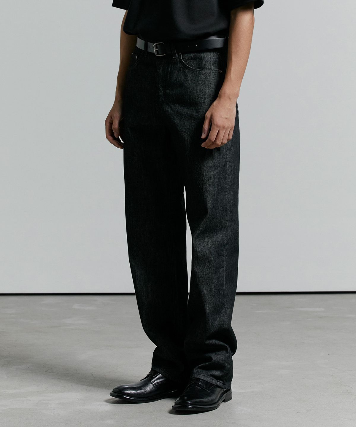브랜디드(BRANDED) 611 HARD TWIST DENIM BLACK 1WASH JEANS [WIDE STRAIGHT]