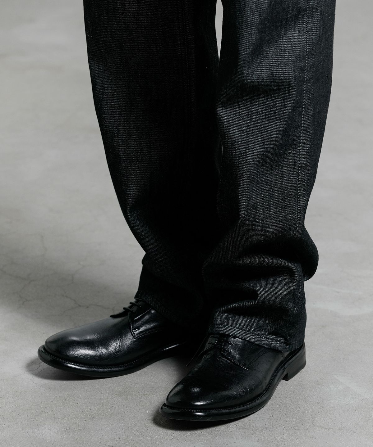 브랜디드(BRANDED) 611 HARD TWIST DENIM BLACK 1WASH JEANS [WIDE STRAIGHT]