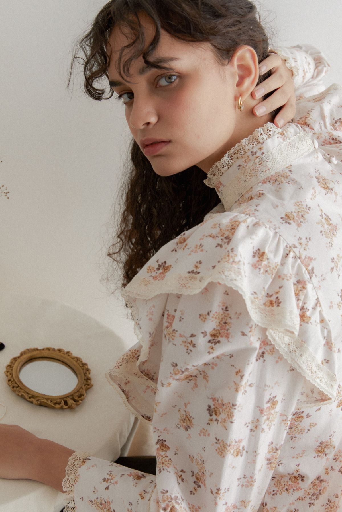 나루강(NARU KANG) Lace trim Floral Blouse