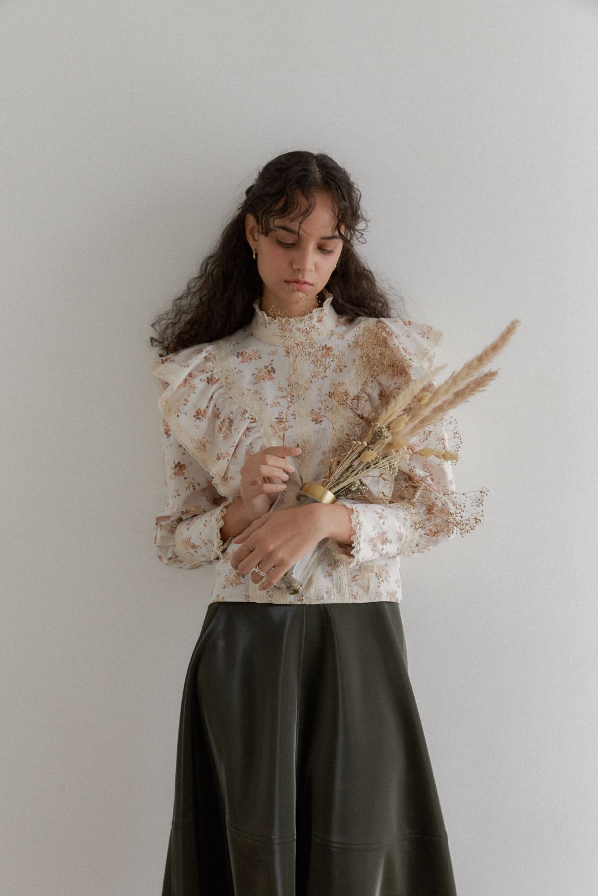 나루강(NARU KANG) Lace trim Floral Blouse