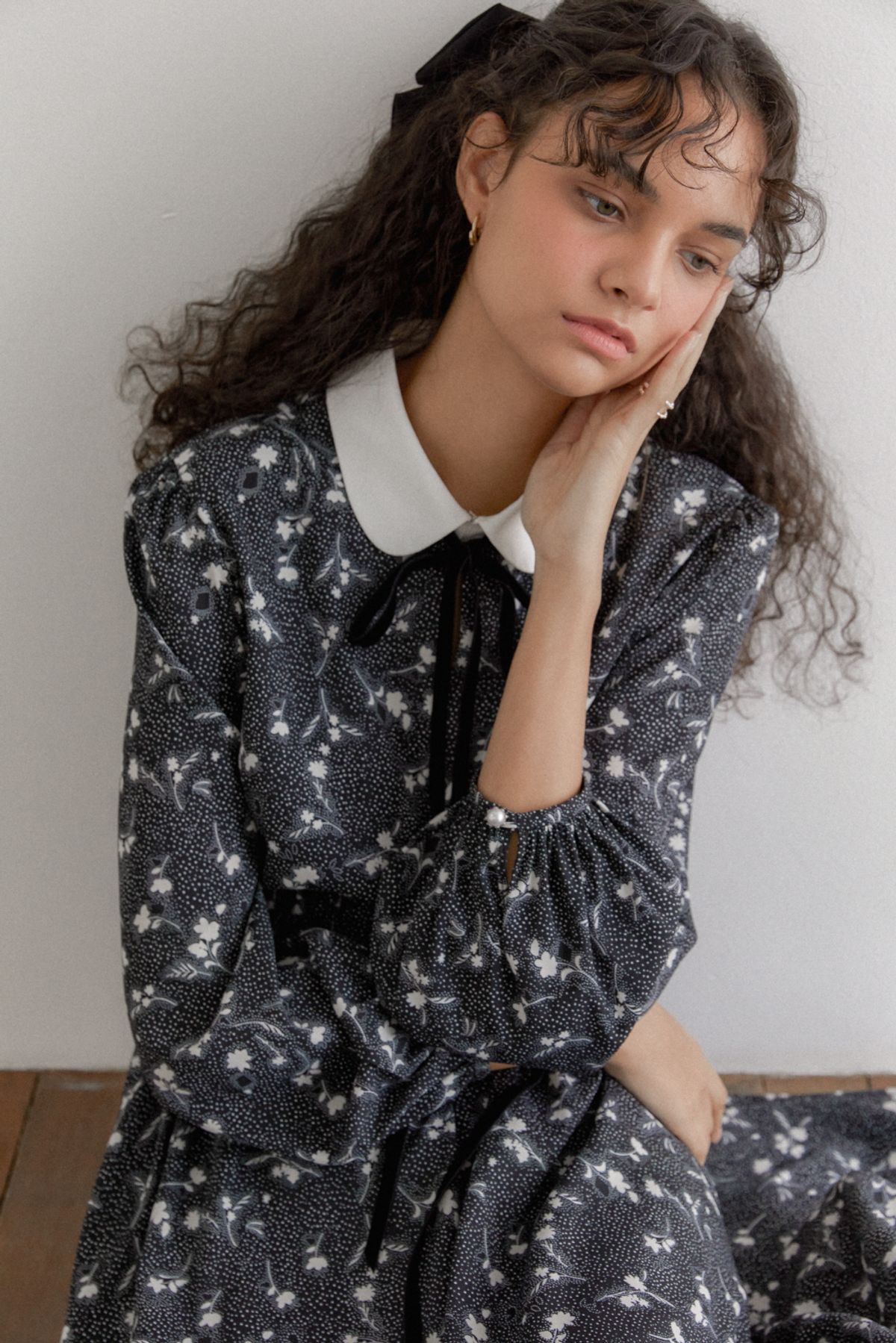 나루강(NARU KANG) White Collar Floral Maxi Dress
