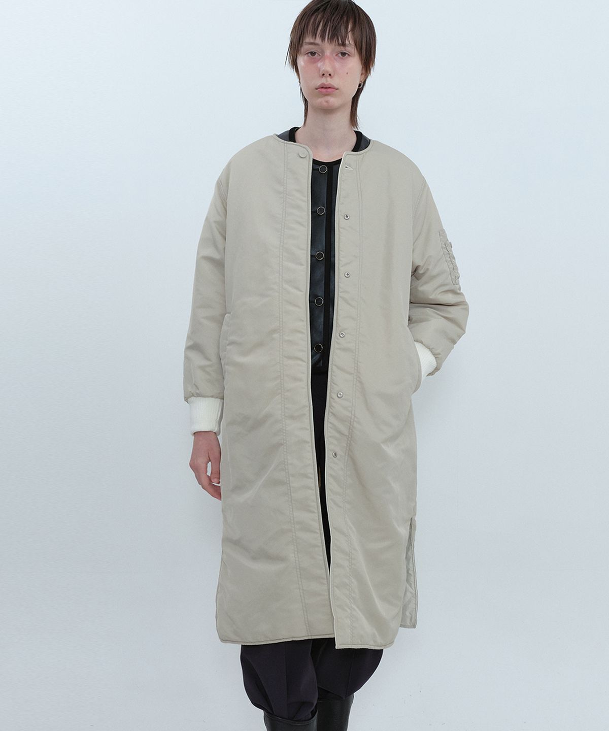 아위(AHWE) Reversible Long Padding_IVORY