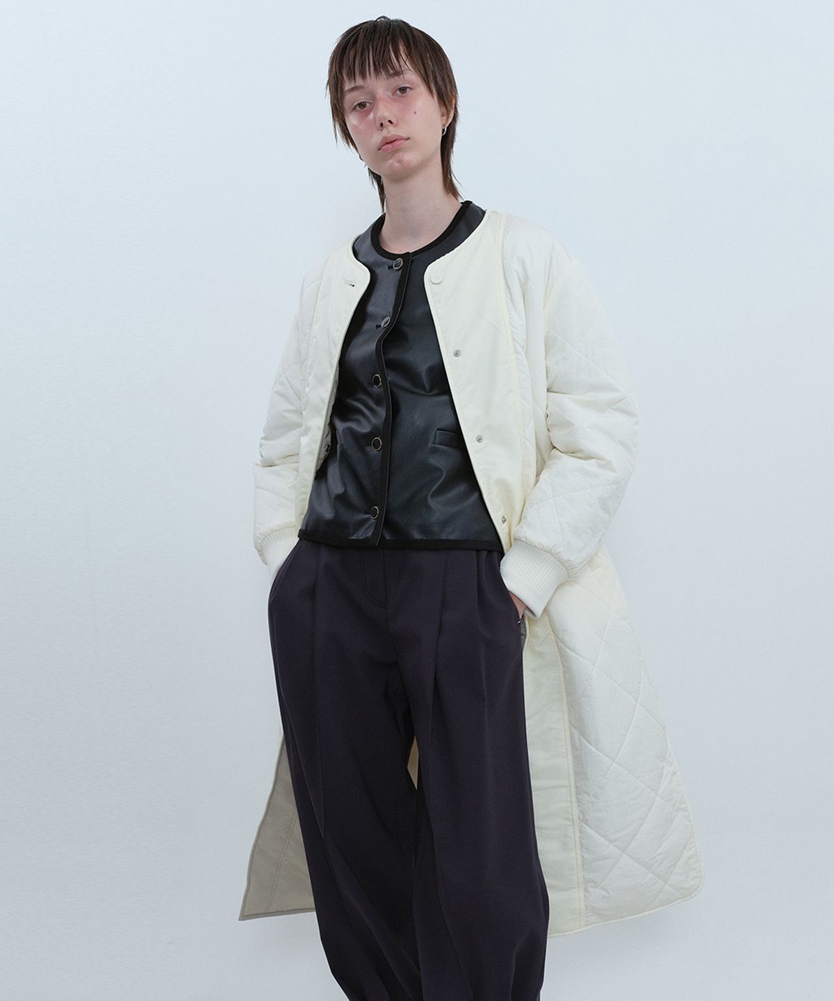 아위(AHWE) Reversible Long Padding_IVORY