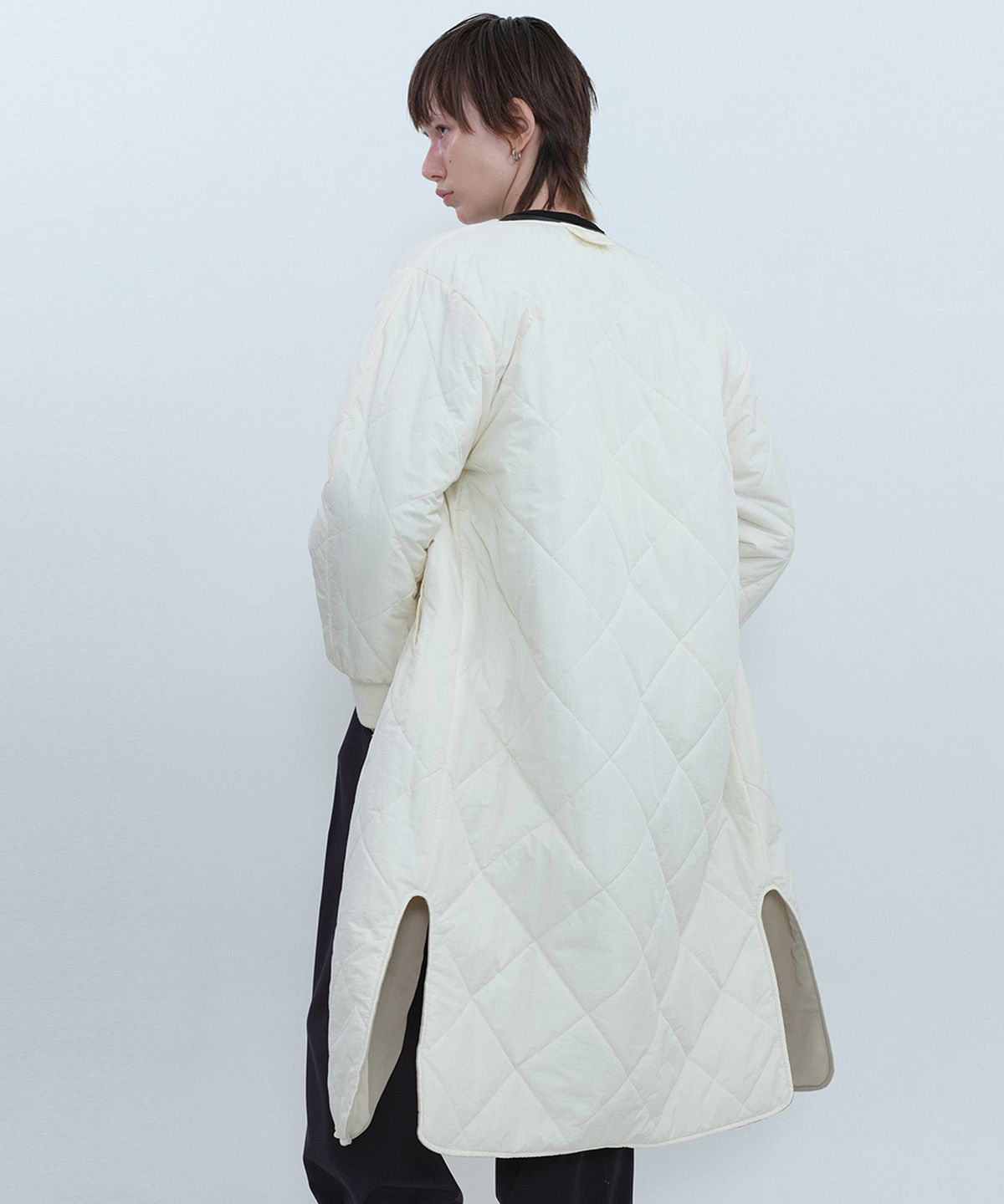 아위(AHWE) Reversible Long Padding_IVORY