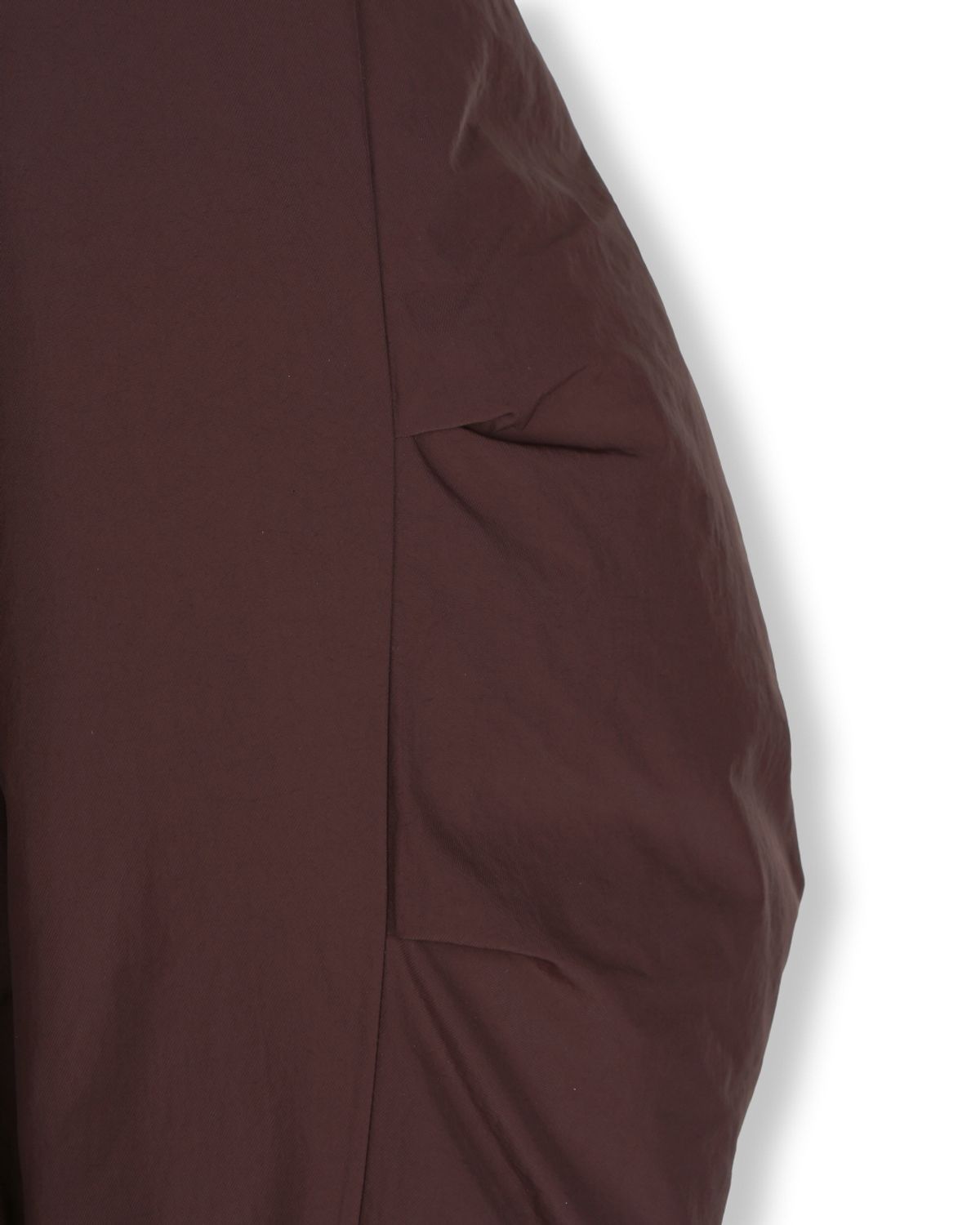 비슬로우(BESLOW) OVERSIZED M65 HOOD SHORT DOWN PARKA BROWN