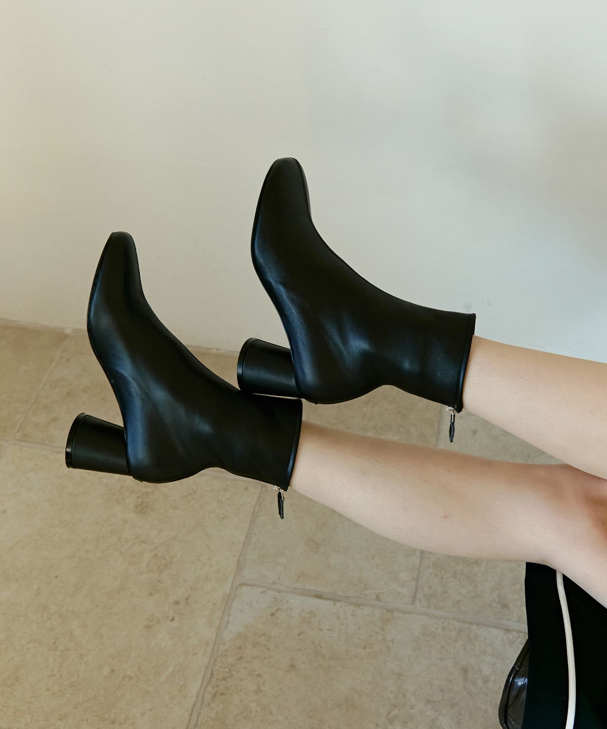 무드나잇(MOODNIGHT) ROI elegant leather ankle boots - 3color 6.5cm 소프트 레더 앵클 부츠힐