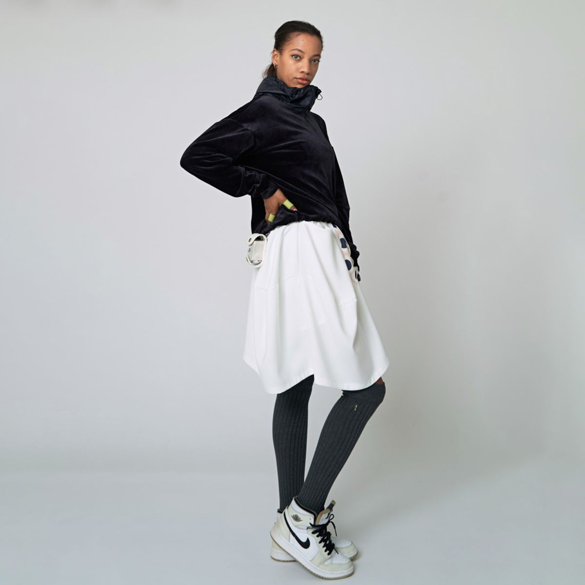 애스플래폼(ATHPLATFORM) AW22PS03 트윌리 볼륨 G 쇼츠_아이보리