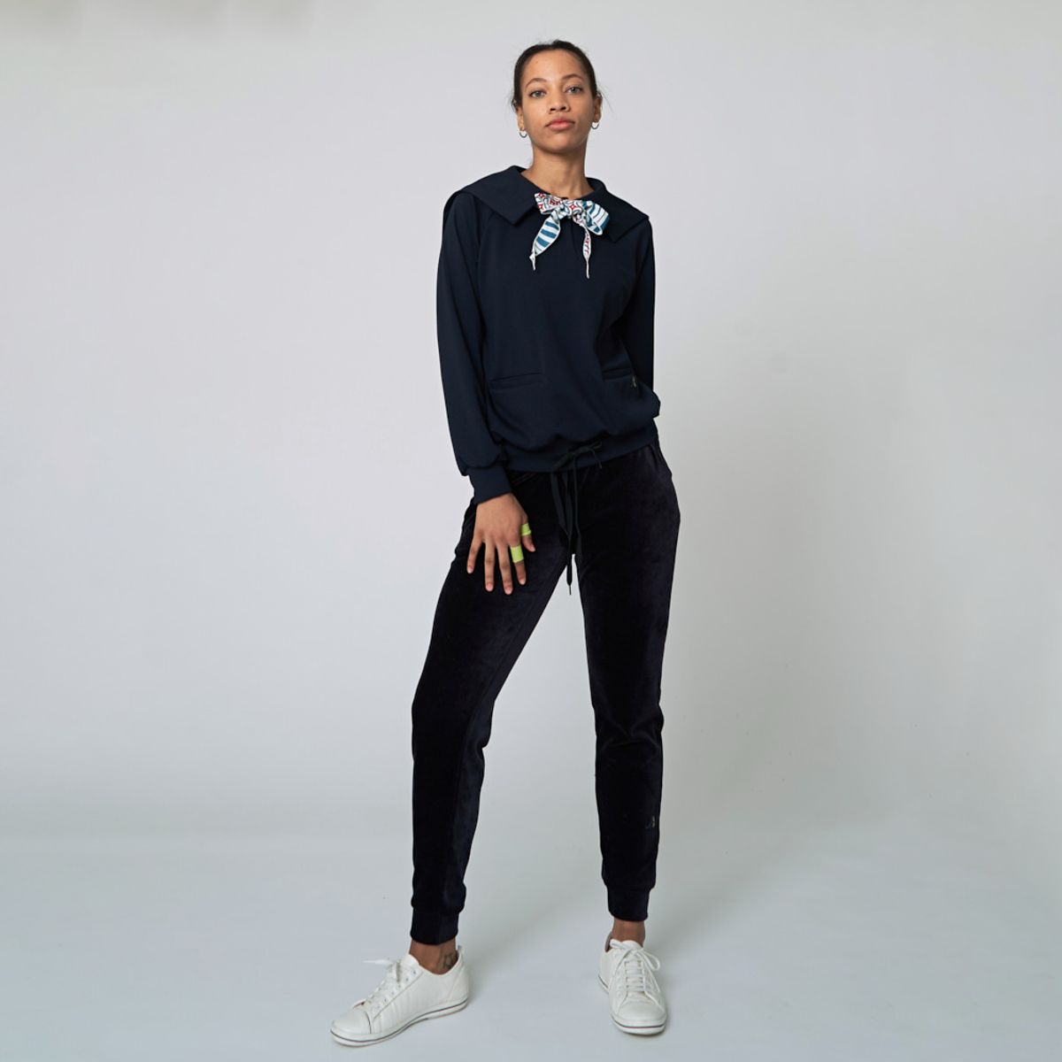 애스플래폼(ATHPLATFORM) AW22TL02 스카프 세일러 G 셔츠_다크 네이비